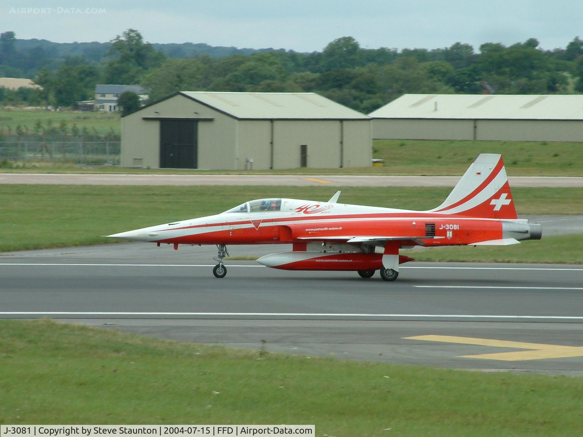 J-3081, Northrop F-5E Tiger II C/N L.1081, Patrouille Suisse at Royal International Air Tattoo 2004