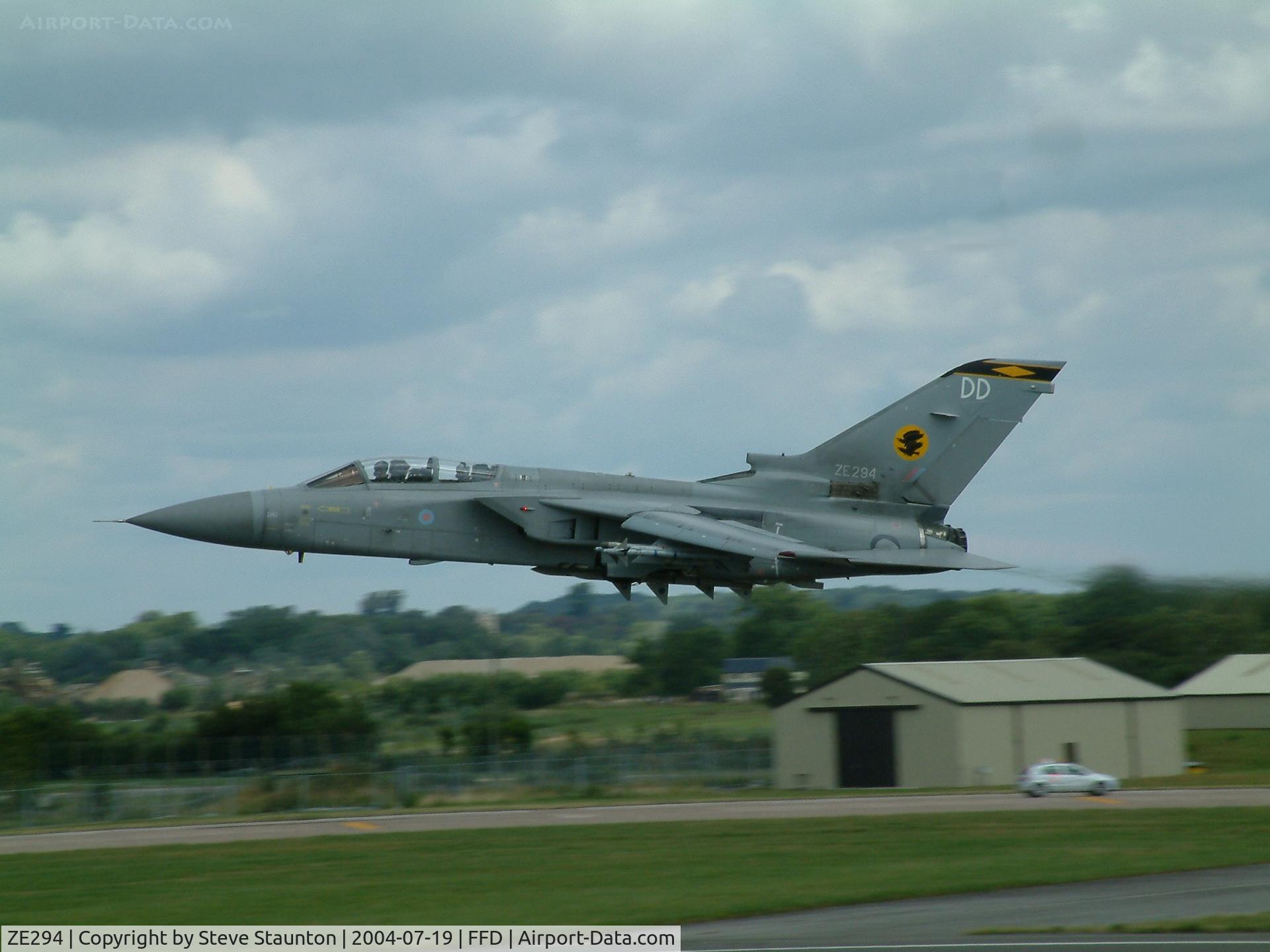 ZE294, 1987 Panavia Tornado F.3 C/N 631/AS039/3281, Royal International Air Tattoo 2004