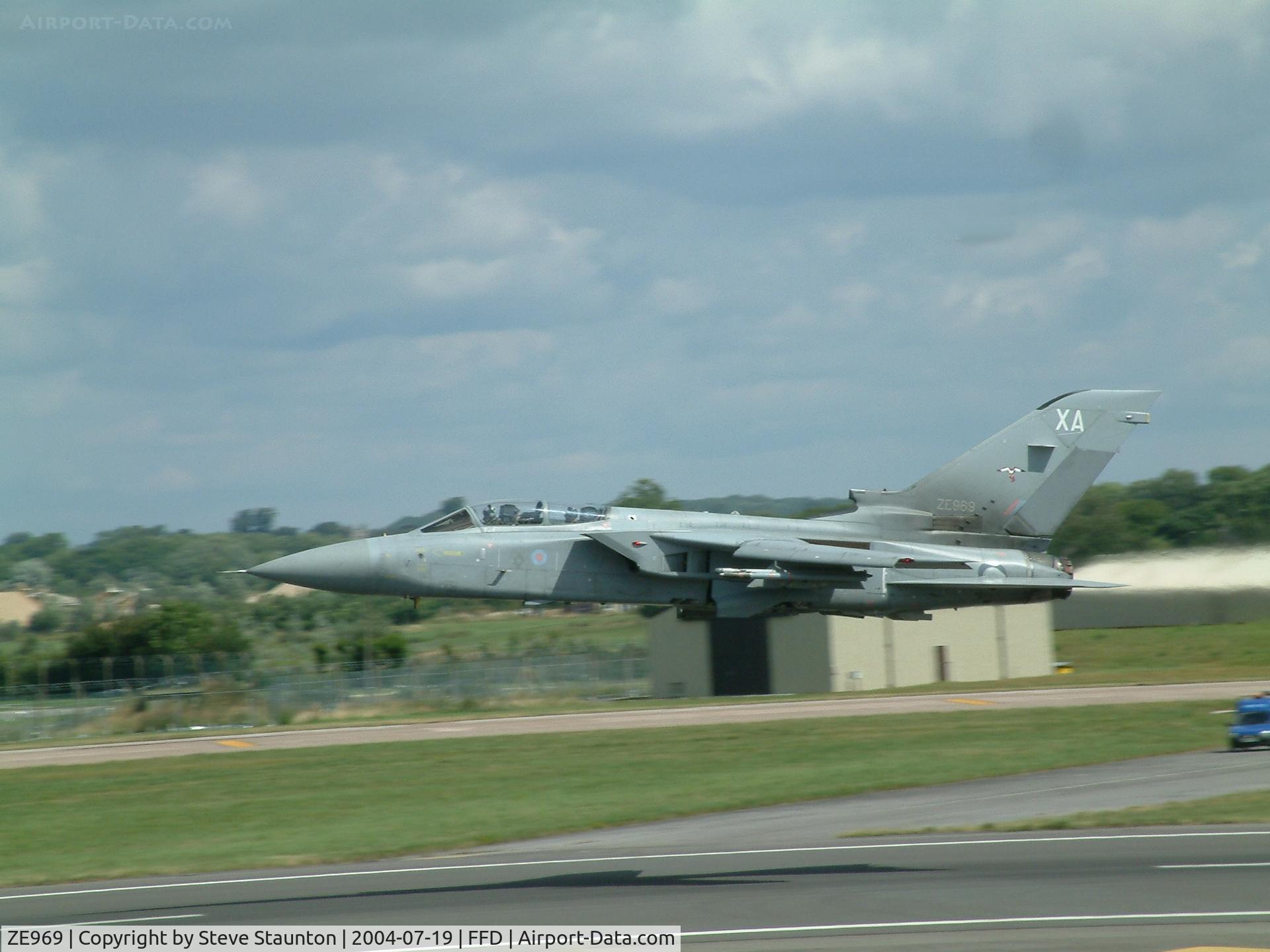 ZE969, 1990 Panavia Tornado F.3 C/N 3381/AS121/803, Royal International Air Tattoo 2004