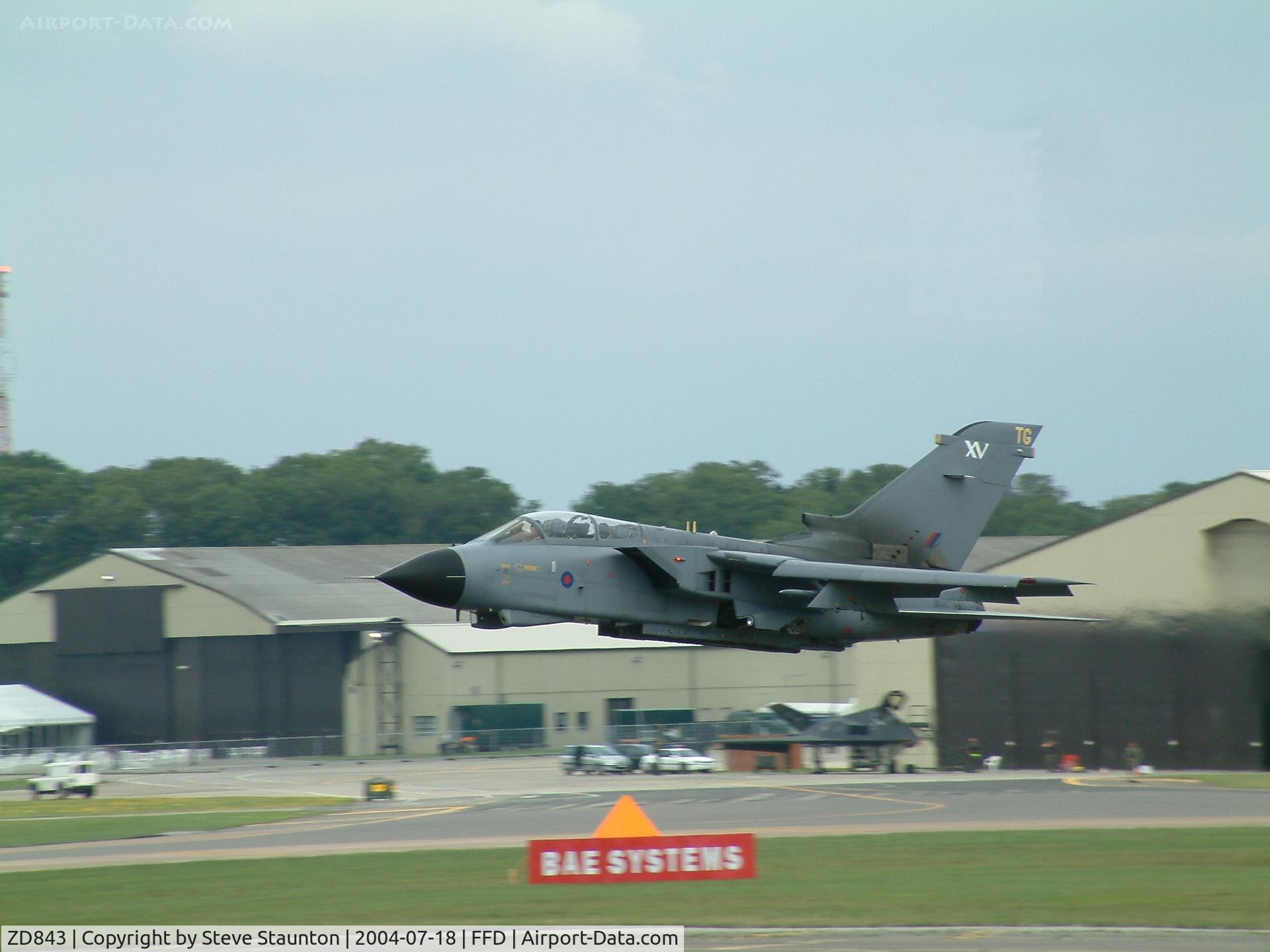 ZD843, 1985 Panavia Tornado GR.4 C/N 426/BS141/3194, Royal International Air Tattoo 2004
