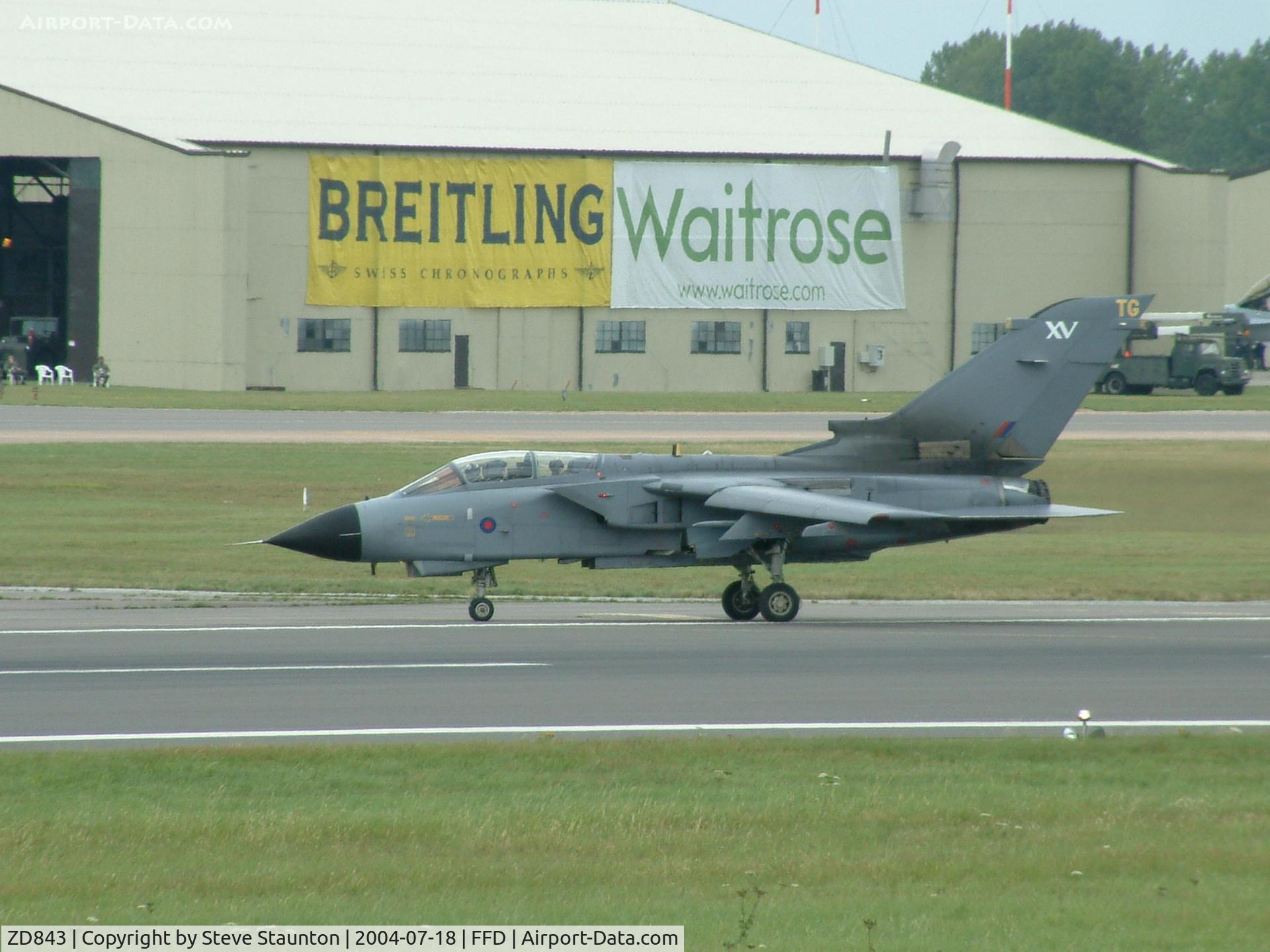 ZD843, 1985 Panavia Tornado GR.4 C/N 426/BS141/3194, Royal International Air Tattoo 2004