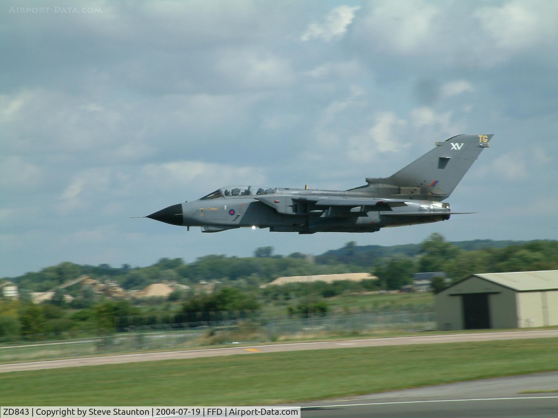 ZD843, 1985 Panavia Tornado GR.4 C/N 426/BS141/3194, Royal International Air Tattoo 2004