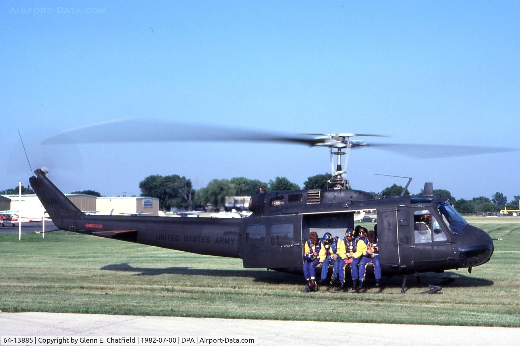 64-13885, 1964 Bell UH-1H Iroquois C/N 4592, UH-1H with Navy parachute team.  This Huey saw combat in Vietnam.