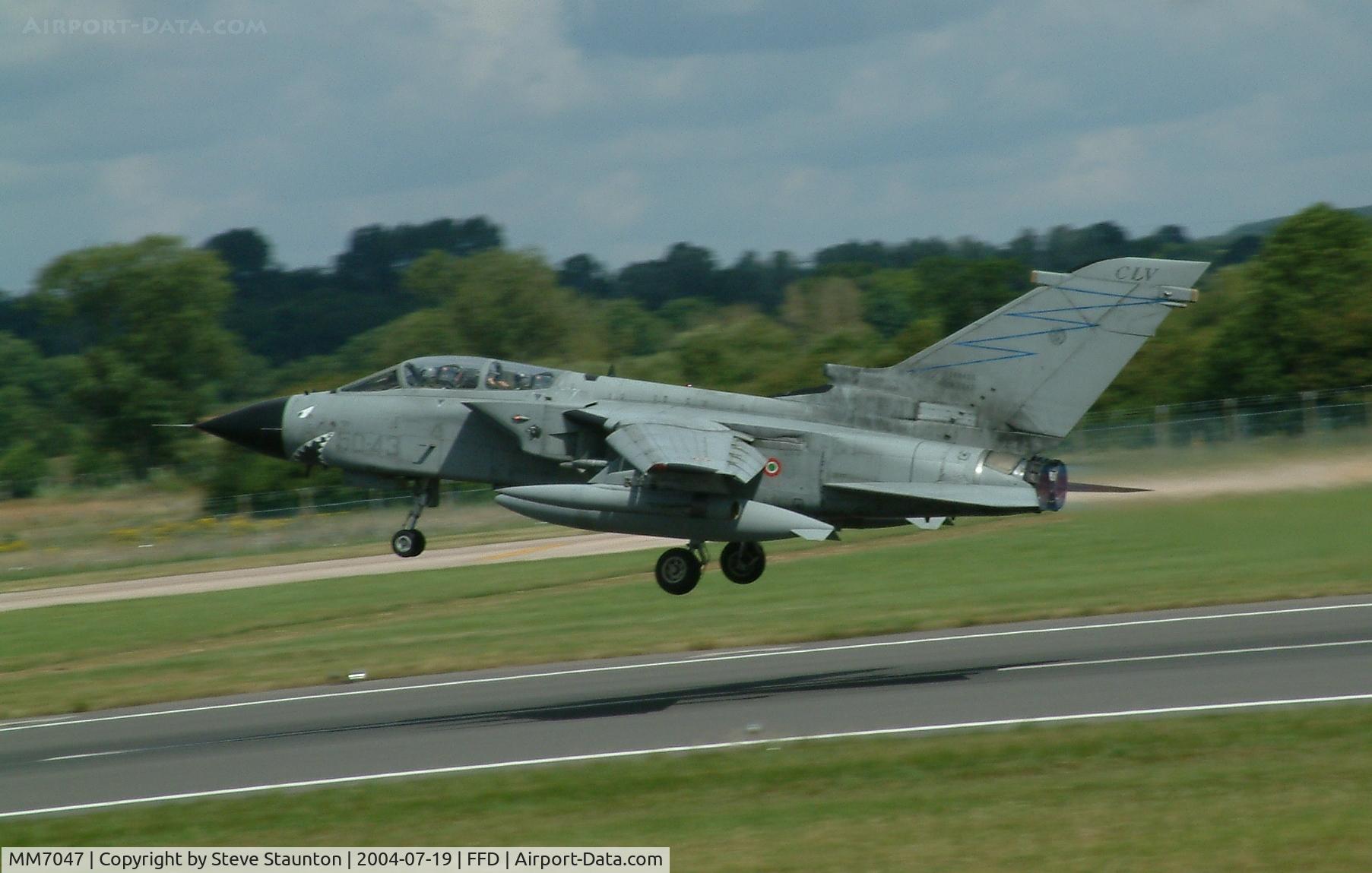 MM7047, Panavia Tornado ECR C/N 392/ECR../5056, Royal International Air Tattoo 2004
