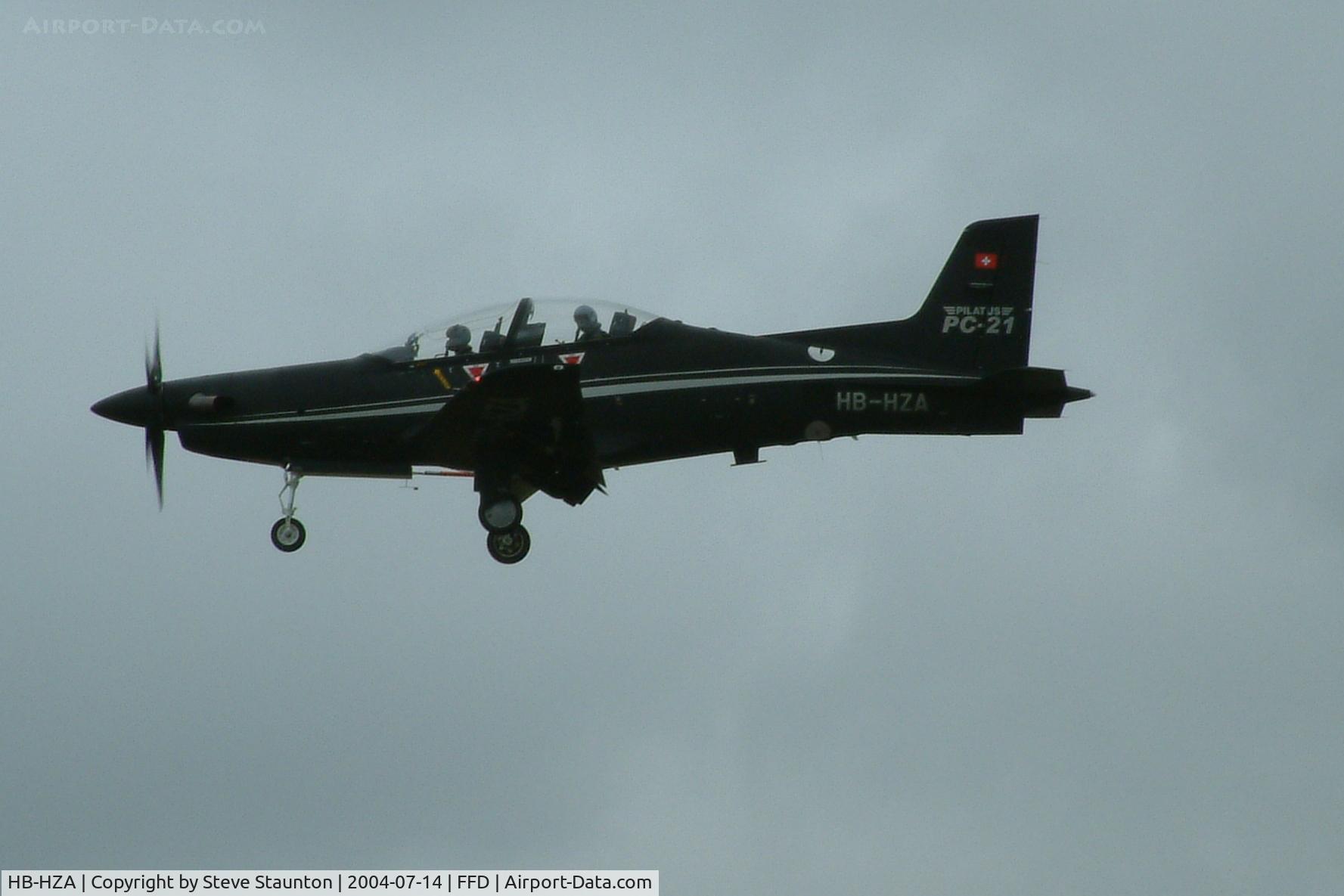 HB-HZA, 2002 Pilatus PC-21 C/N P01, Royal International Air Tattoo 2004