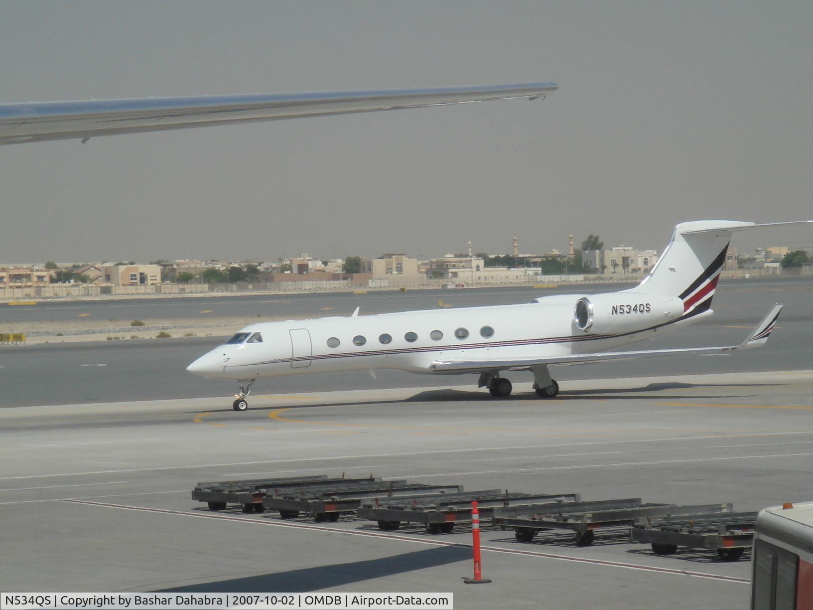 N534QS, 2006 Gulfstream Aerospace GV-SP (G550) C/N 5103, Taxiing for take off from Dubai Private Jet Pavilion