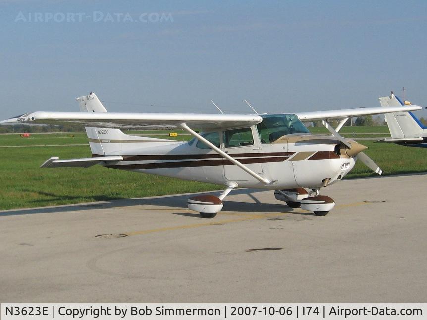 N3623E, 1978 Cessna 172N C/N 17271609, On the ramp at Urbana, OH