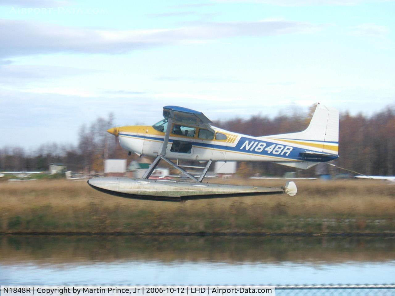 N1848R, 1974 Cessna A185F Skywagon 185 C/N 18502563, Taking off at Lake Hood