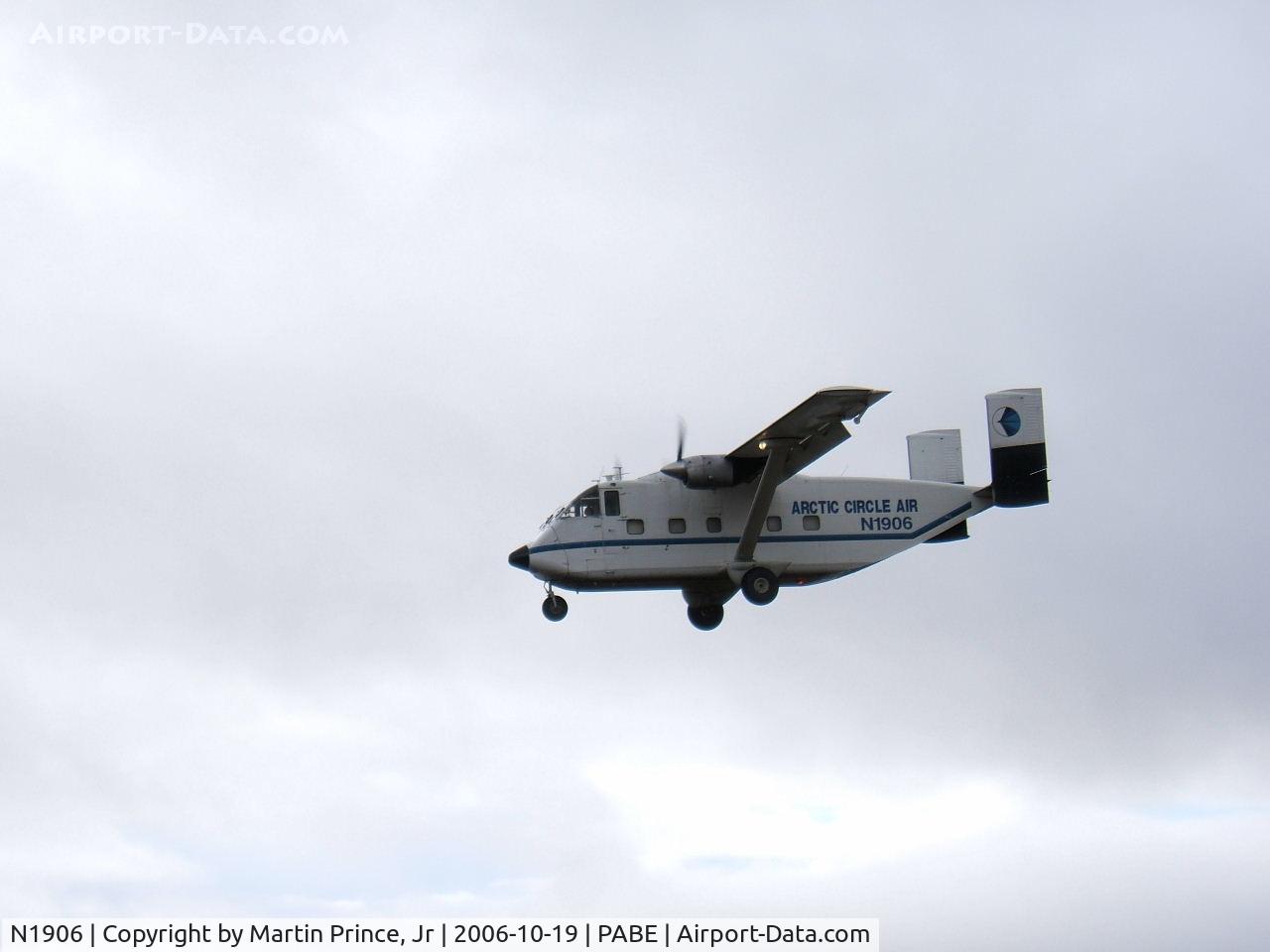 N1906, 1972 Short SC-7 Skyvan 3 C/N SH1906, Arctic Circle Air landing runway 11 Bethel