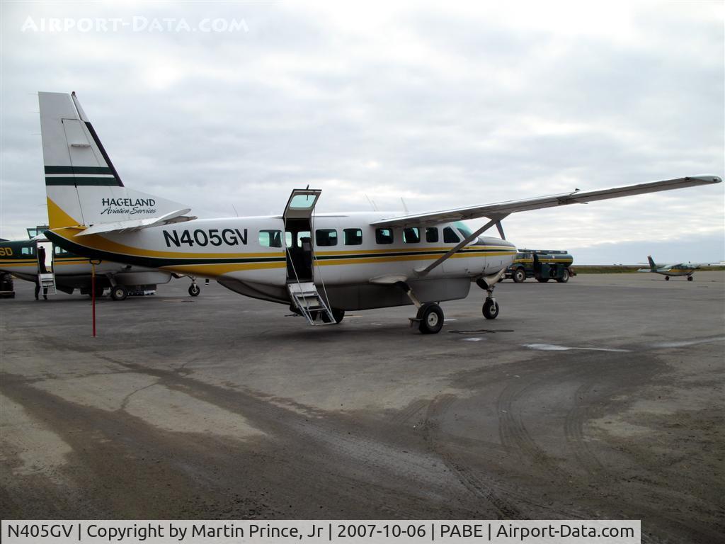 N405GV, 2001 Cessna 208B Grand Caravan C/N 208B0892, Load em up...waiting for a flight...Hageland Aviation