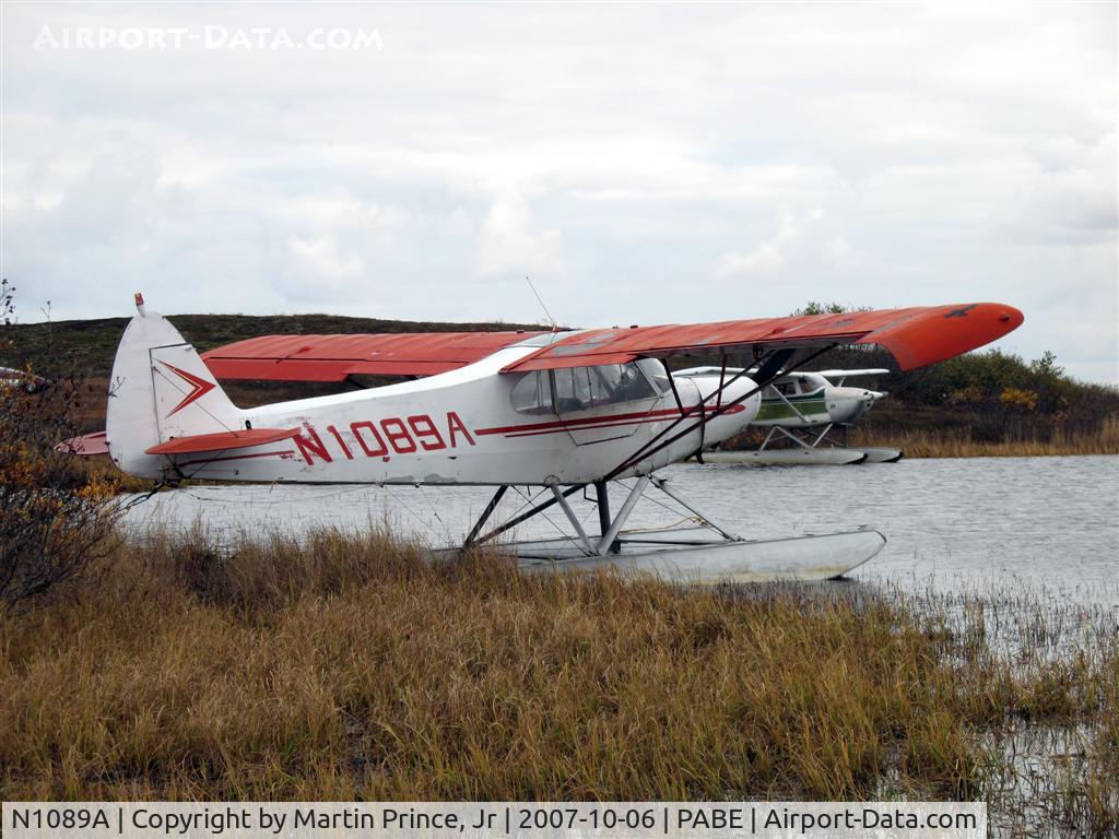 N1089A, 1951 Piper PA-18 C/N 18-680, Awaiting float removal