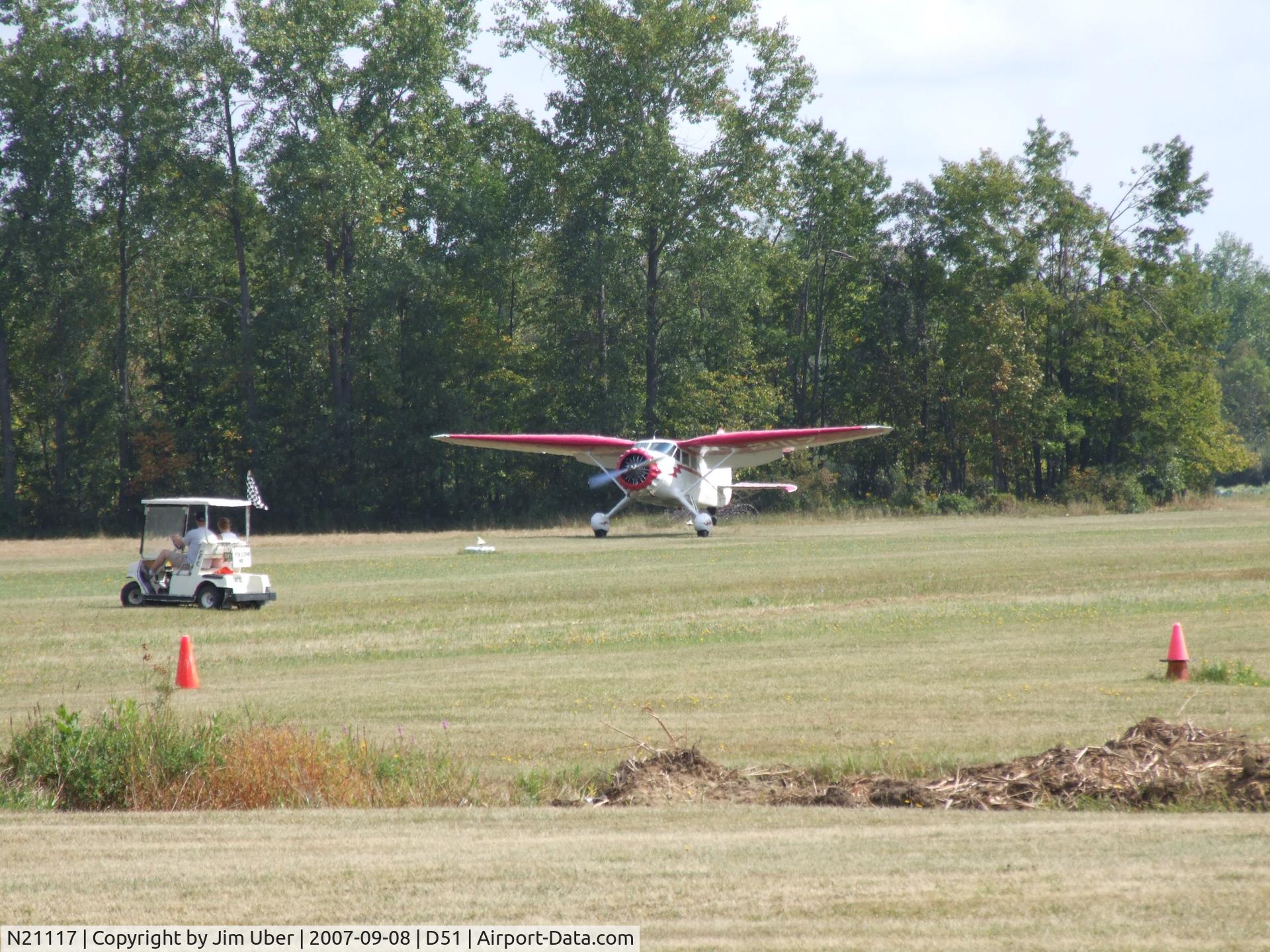 N21117, 1939 Stinson SR-9C Reliant C/N 5371, Gorgeous Stinson, arriving for the CFC picnic