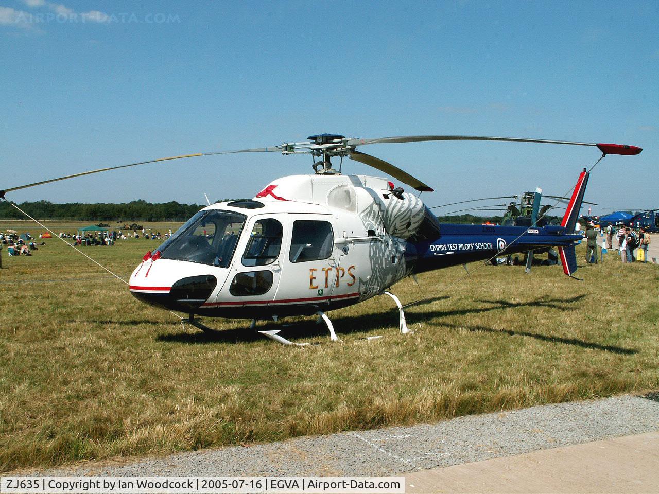 ZJ635, 1981 Aerospatiale AS-355F-1 Ecureuil 2 C/N 5115, AS.355 F2/ETPS/Fairford 2005