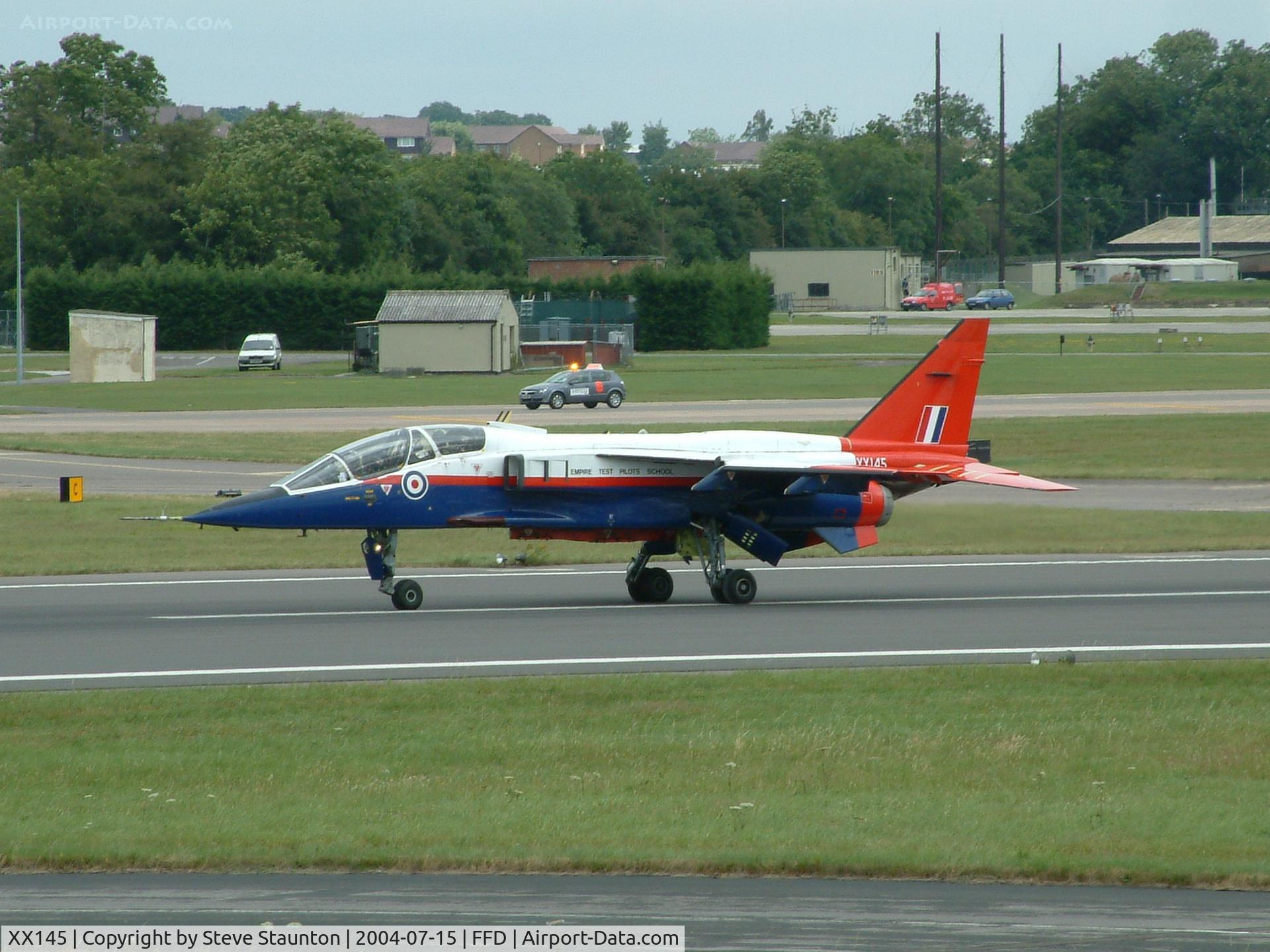 XX145, 1975 Sepecat Jaguar T.2A C/N B.10, Royal International Air Tattoo 2004