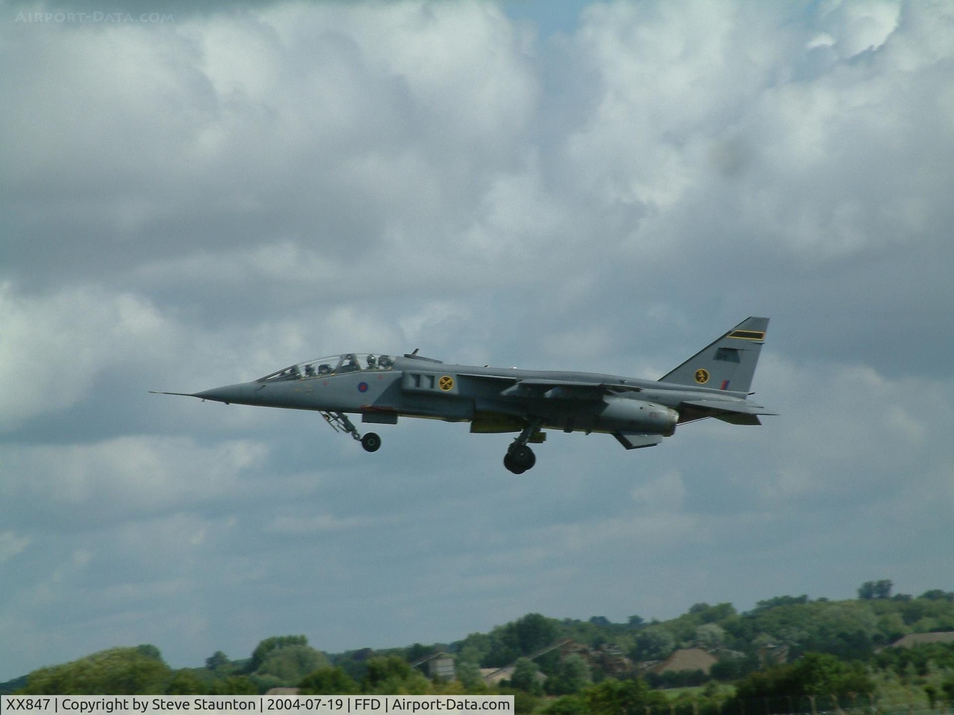 XX847, 1976 Sepecat Jaguar T.4 C/N B.35, Royal International Air Tattoo 2004