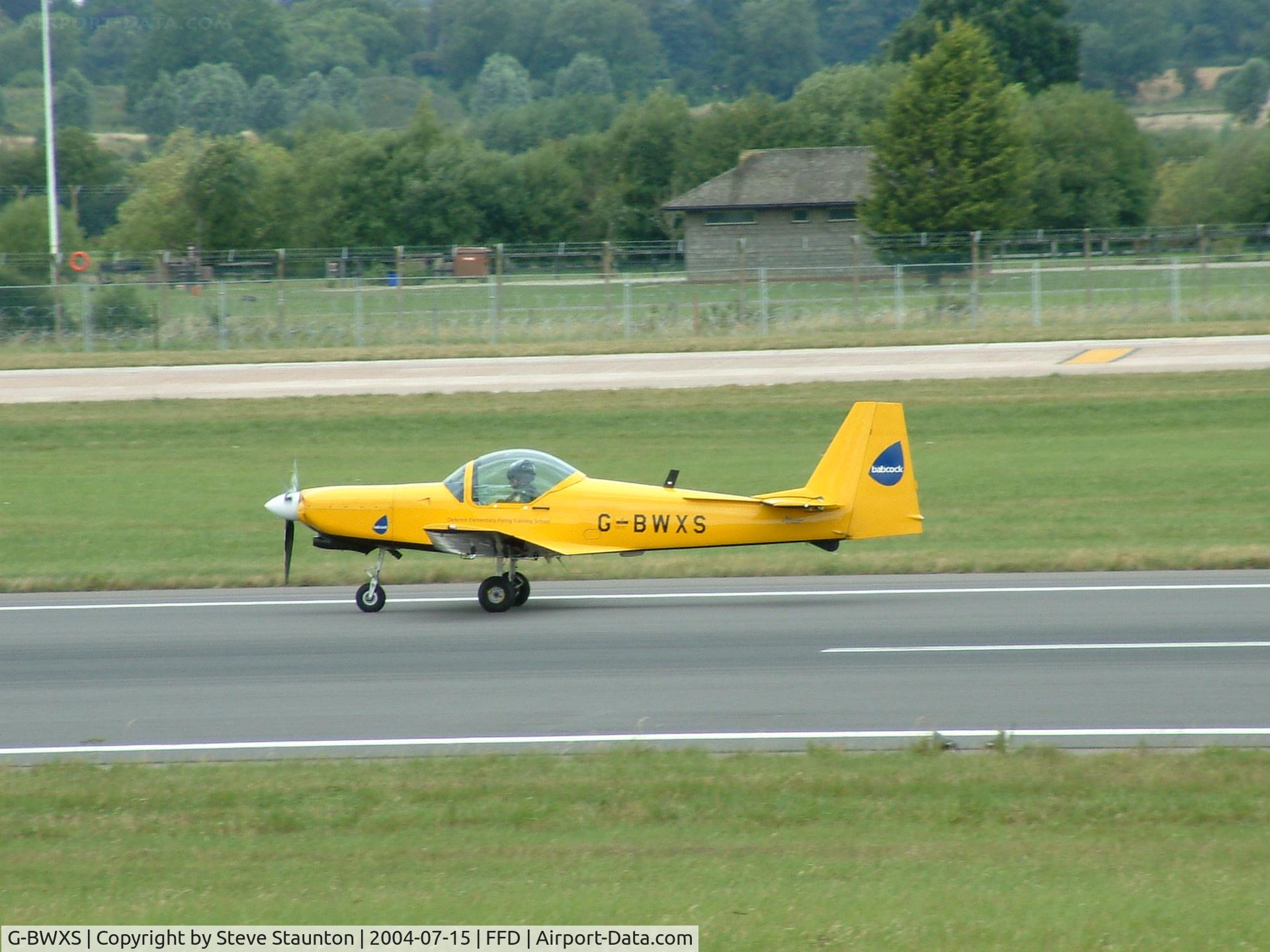 G-BWXS, 1997 Slingsby T-67M-260 Firefly C/N 2253, Royal International Air Tattoo 2004