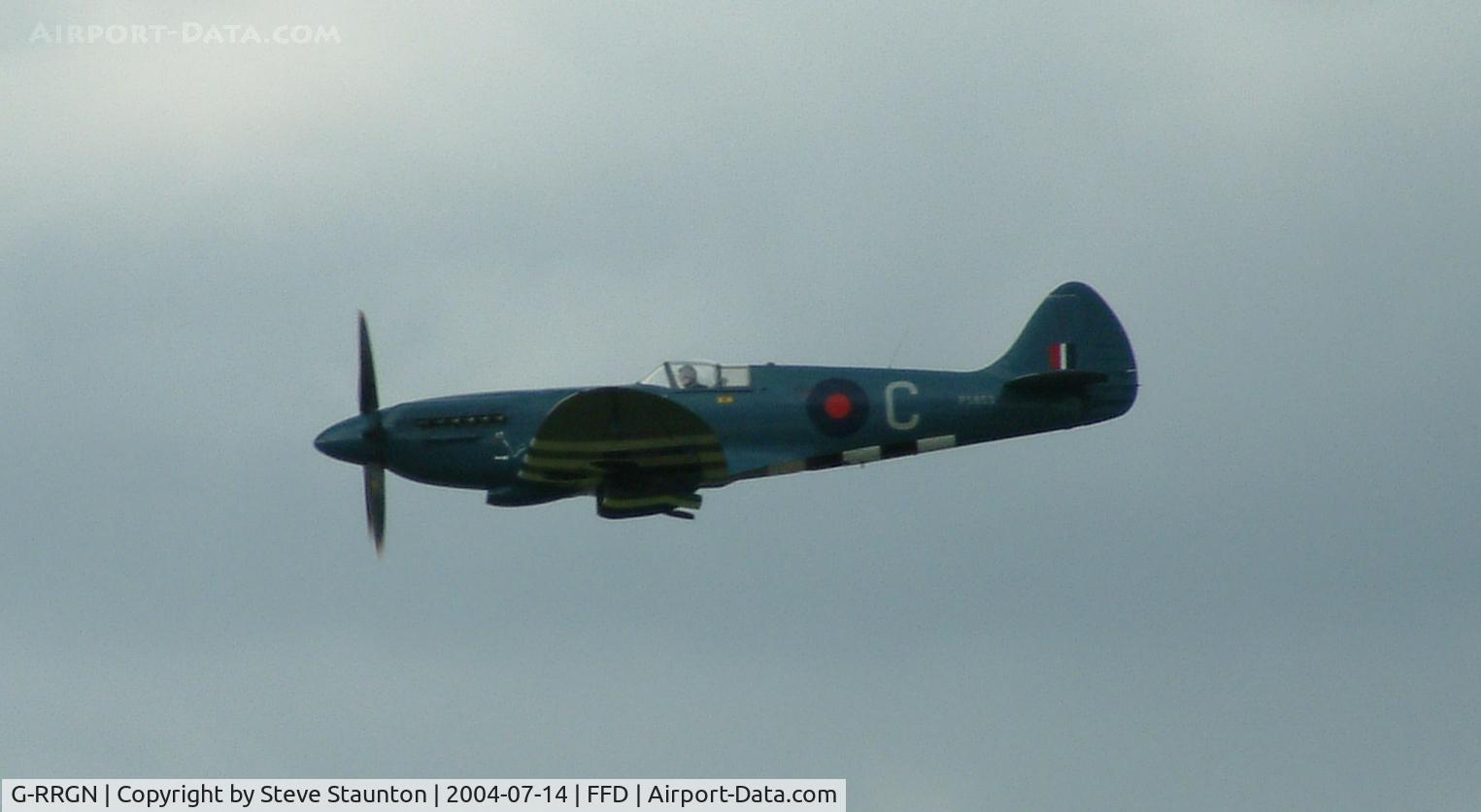 G-RRGN, 1945 Supermarine 389 Spitfire PR.XIX C/N 6S/594677, Royal International Air Tattoo 2004