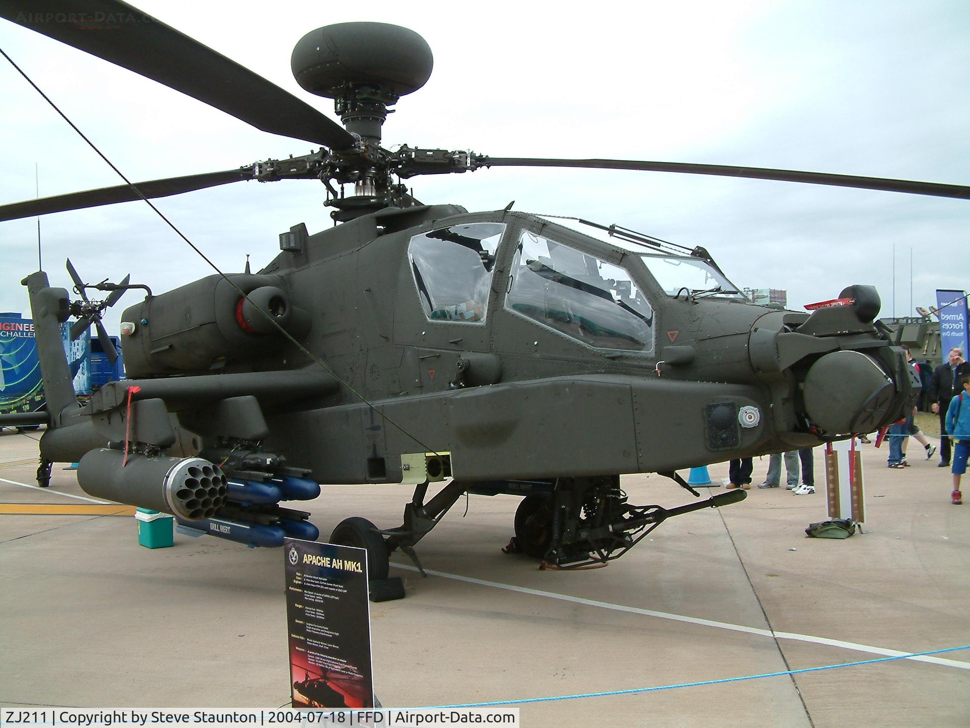 ZJ211, Westland Apache AH.1 C/N WAH.045, Royal International Air Tattoo 2004
