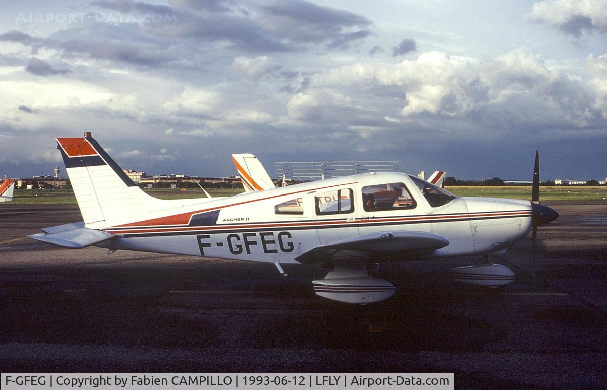 F-GFEG, Piper PA-28-181 Archer C/N 28-8090363, 8690018