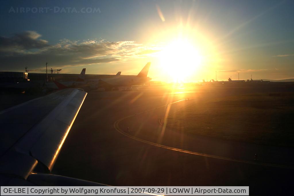 OE-LBE, 1998 Airbus A321-211 C/N 935, sunny morning departure