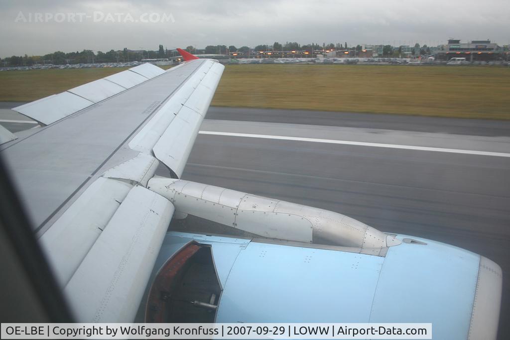 OE-LBE, 1998 Airbus A321-211 C/N 935, landing EGLL RWY09L