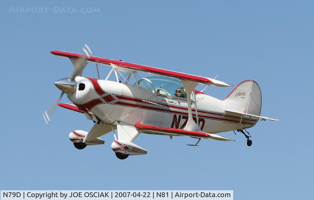 N79D, 1992 Aviat Pitts S-2B Special C/N 5260, Coming in for a landing