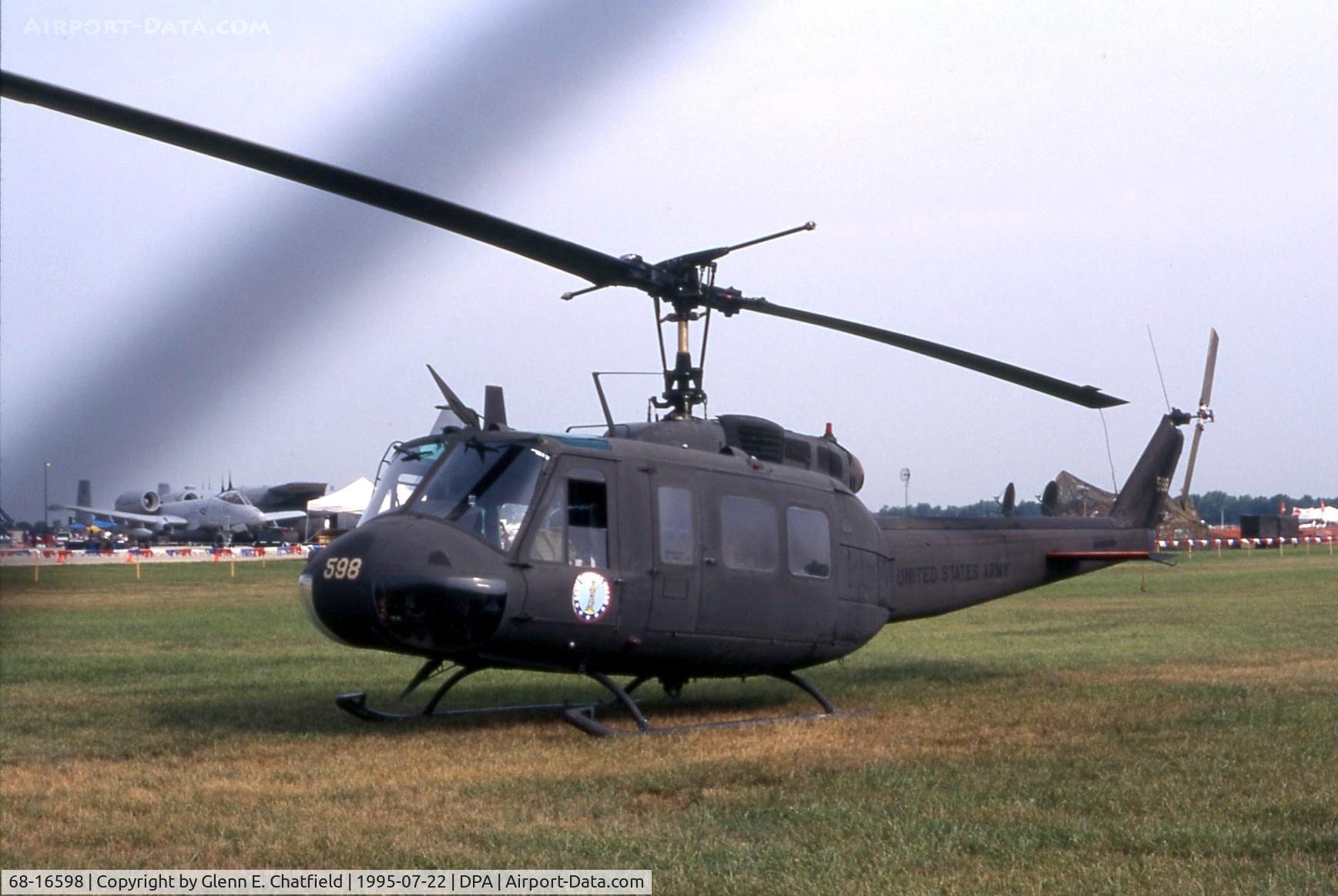 68-16598, Bell UH-1H Iroquois C/N 11257, UH-1H  68-16598 from Illinois Army National Guard in for the air show