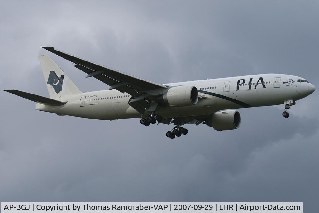 AP-BGJ, 2003 Boeing 777-240/ER C/N 33775, Pakistan International Airlines - PIA Boeing 777-200