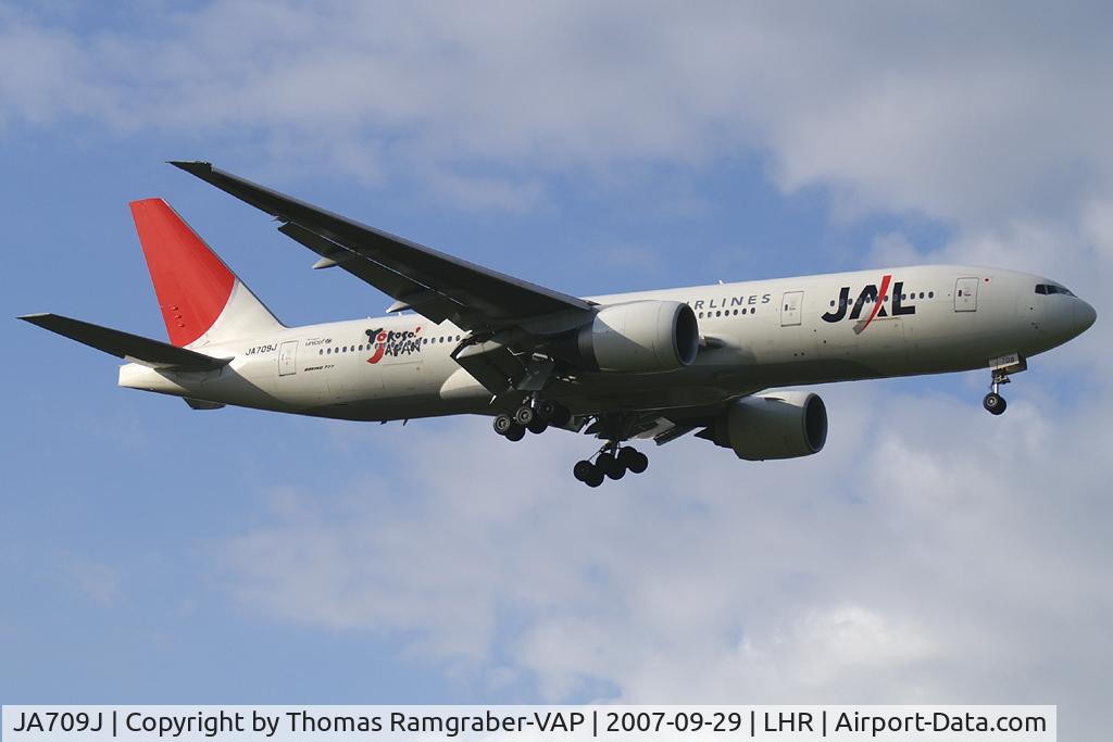 JA709J, 2004 Boeing 777-246/ER C/N 32896, Japan Airlines - JAL Boeing 777-200