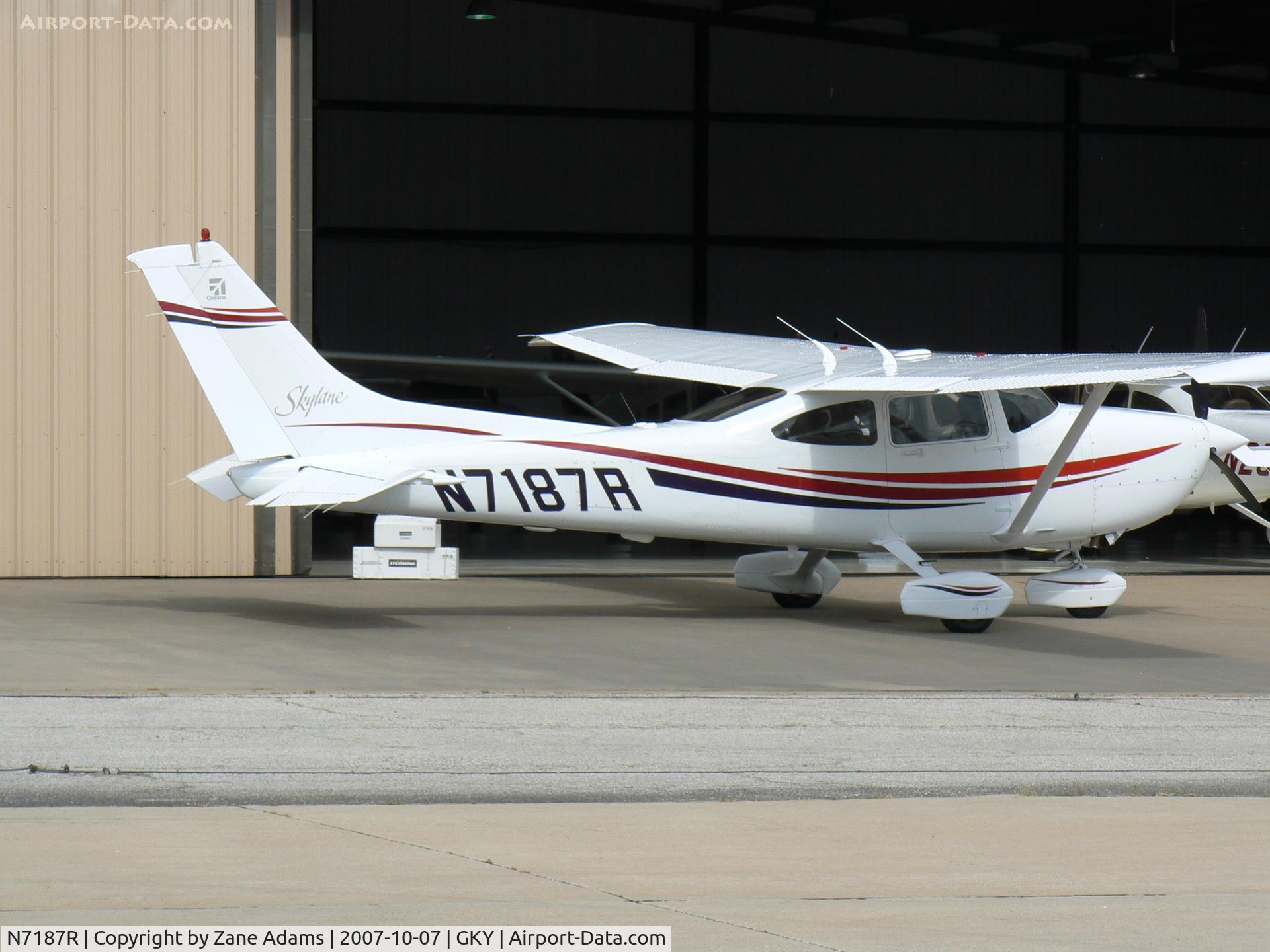 N7187R, 1999 Cessna 182S Skylane C/N 18280557, on the ramp at Arlington Muni - Van Bortel