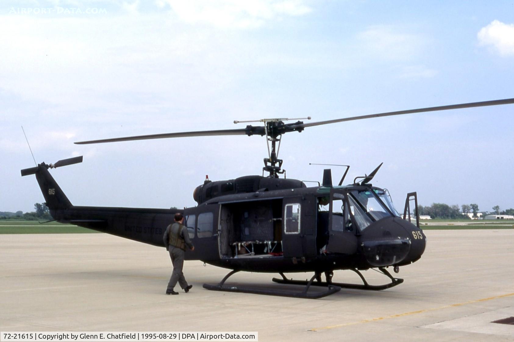 72-21615, 1972 Bell UH-1H Iroquois C/N 13314, UH-1H on a stop over