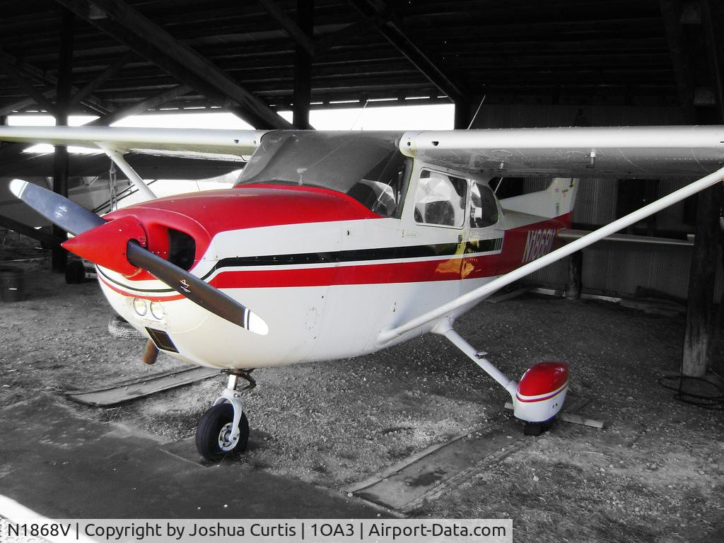 N1868V, 1974 Cessna 172M C/N 17263775, Aircraft in the previous hangar.