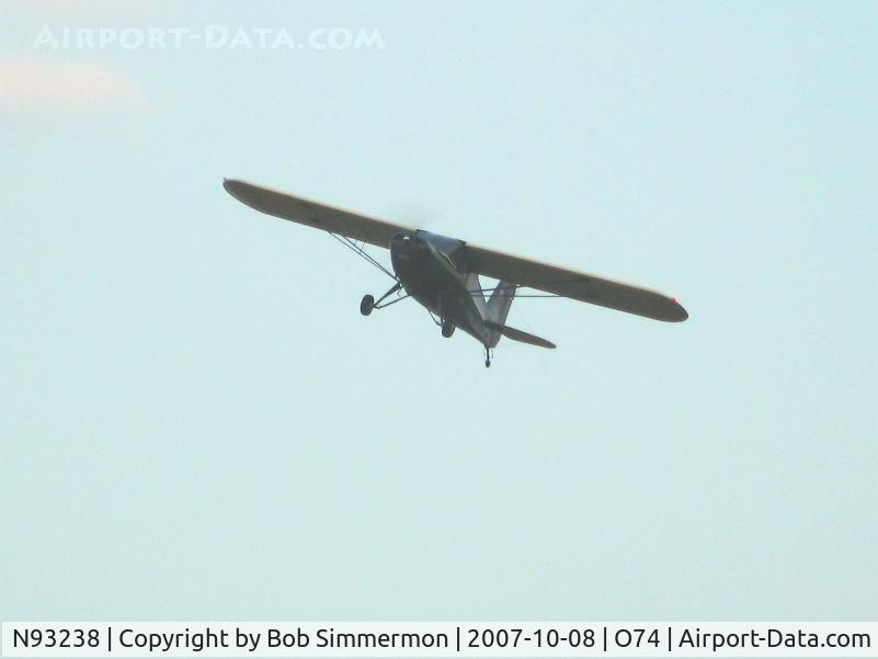 N93238, 1946 Commonwealth 185 Skyranger C/N 1743, Overflying Elliott's Landing (Mount Victory, OH)