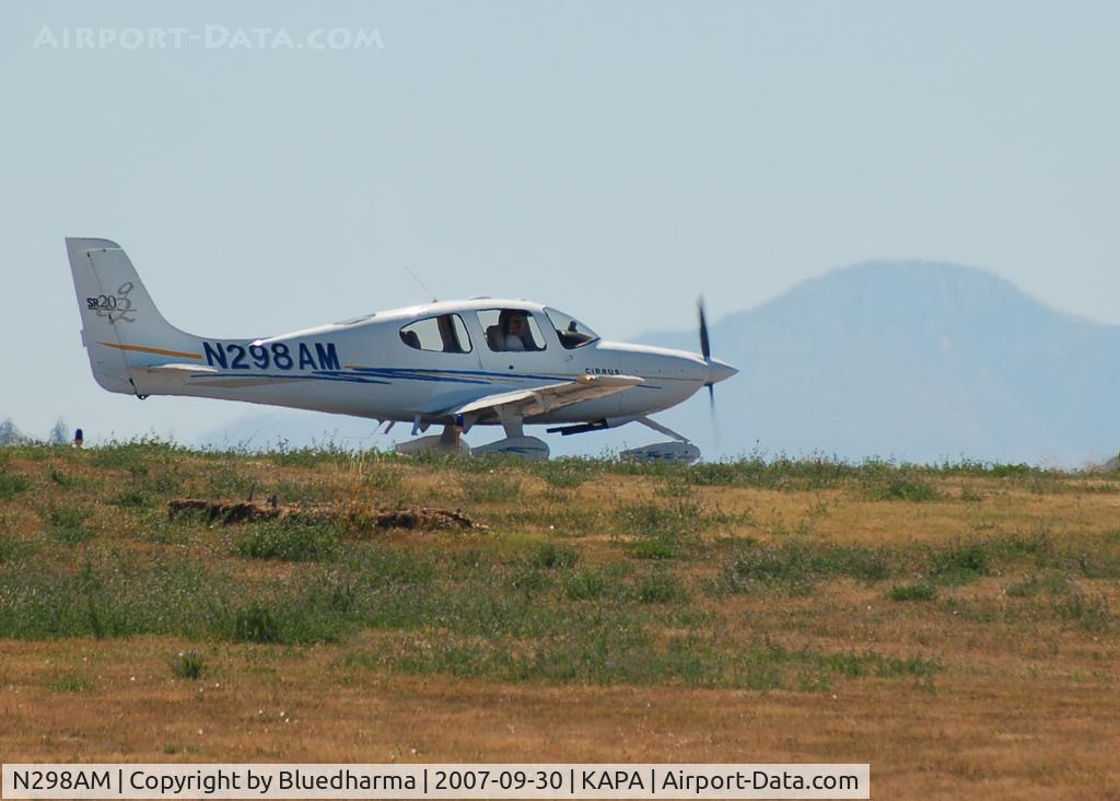 N298AM, 2004 Cirrus SR20 C/N 1471, Taxi for takeoff with Pike's Peak in the background