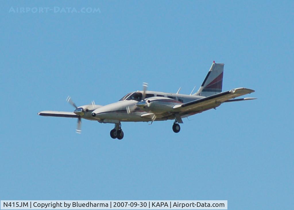 N415JM, 1977 Piper PA-34-200T C/N 34-7770314, Approach to 17R