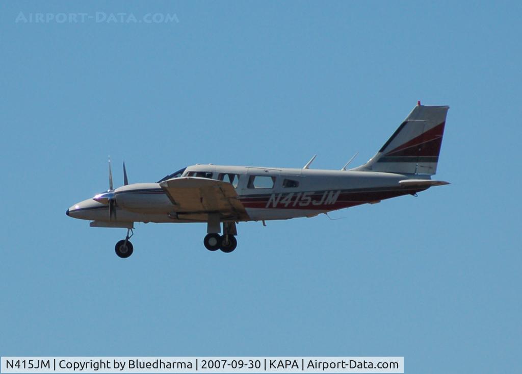 N415JM, 1977 Piper PA-34-200T C/N 34-7770314, Approach to 17R