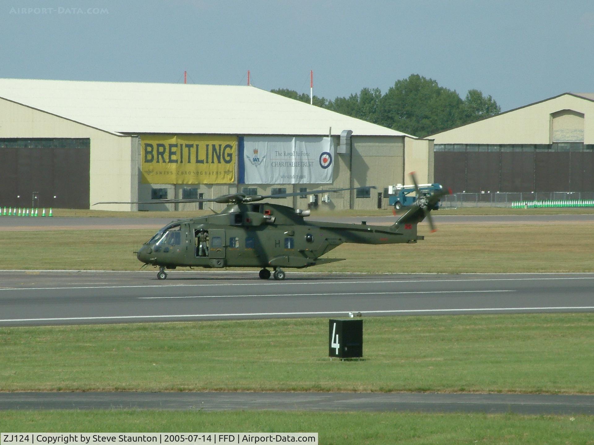 ZJ124, Westland Merlin HC.3 C/N 50133/RAF08, Royal International Air Tattoo 2005