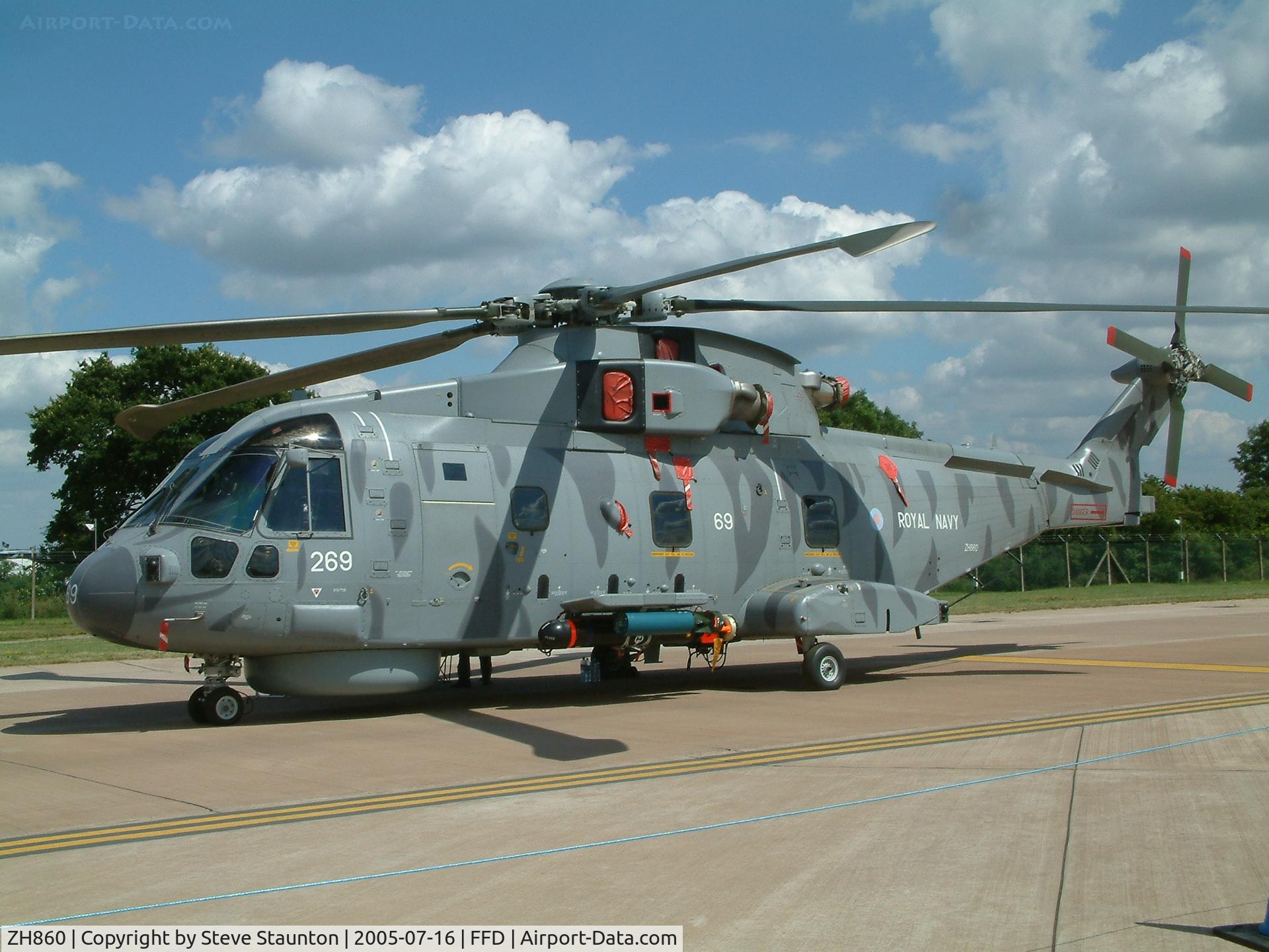 ZH860, 2002 AgustaWestland EH-101 Merlin HM1 (Mk111) C/N 50164/RN40, Royal International Air Tattoo 2005