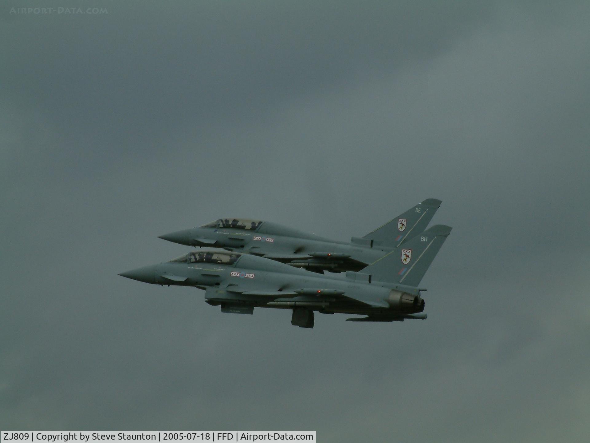 ZJ809, Eurofighter EF-2000 Typhoon T1 C/N 0032/BT010, Royal International Air Tattoo 2005 (with ZJ806)