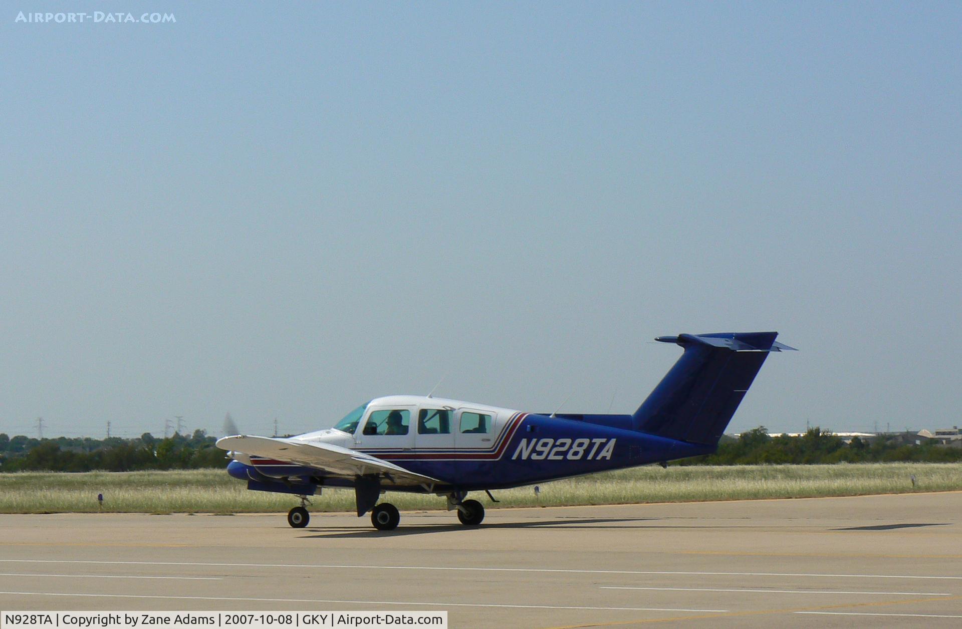 N928TA, 1980 Beech 76 Duchess C/N ME-308, Flight Training