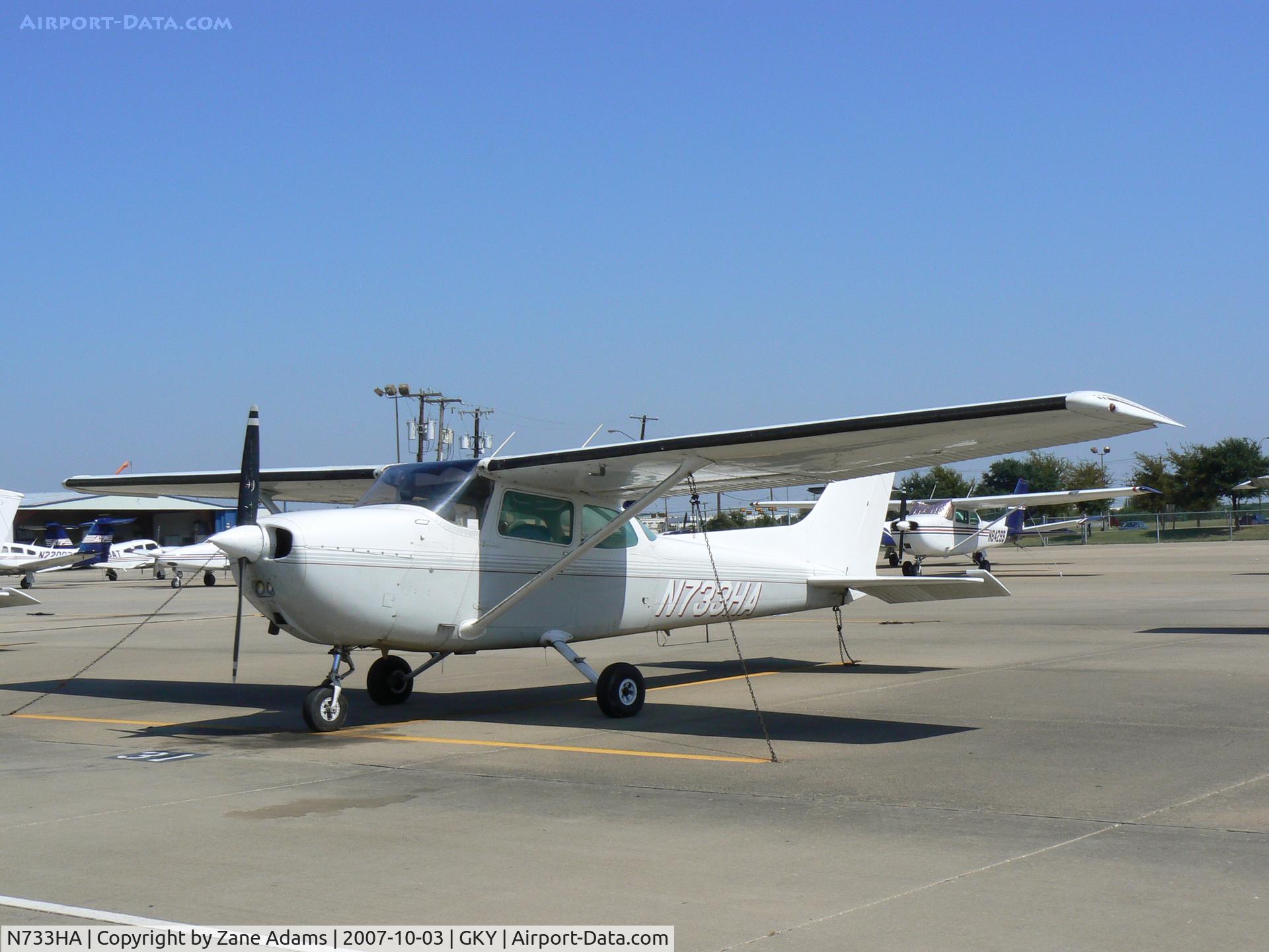 N733HA, 1976 Cessna 172N C/N 17268297, on the ramp at Arlington Muni