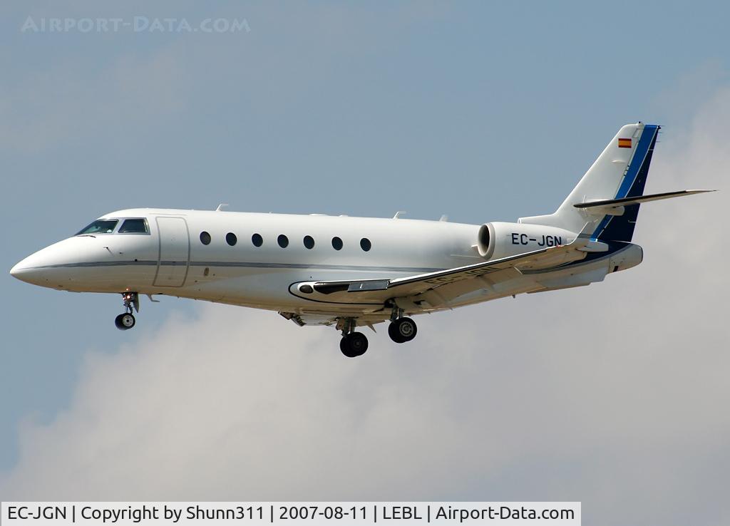 EC-JGN, 2004 Gulfstream Aerospace G200 C/N 103, Landing 25R