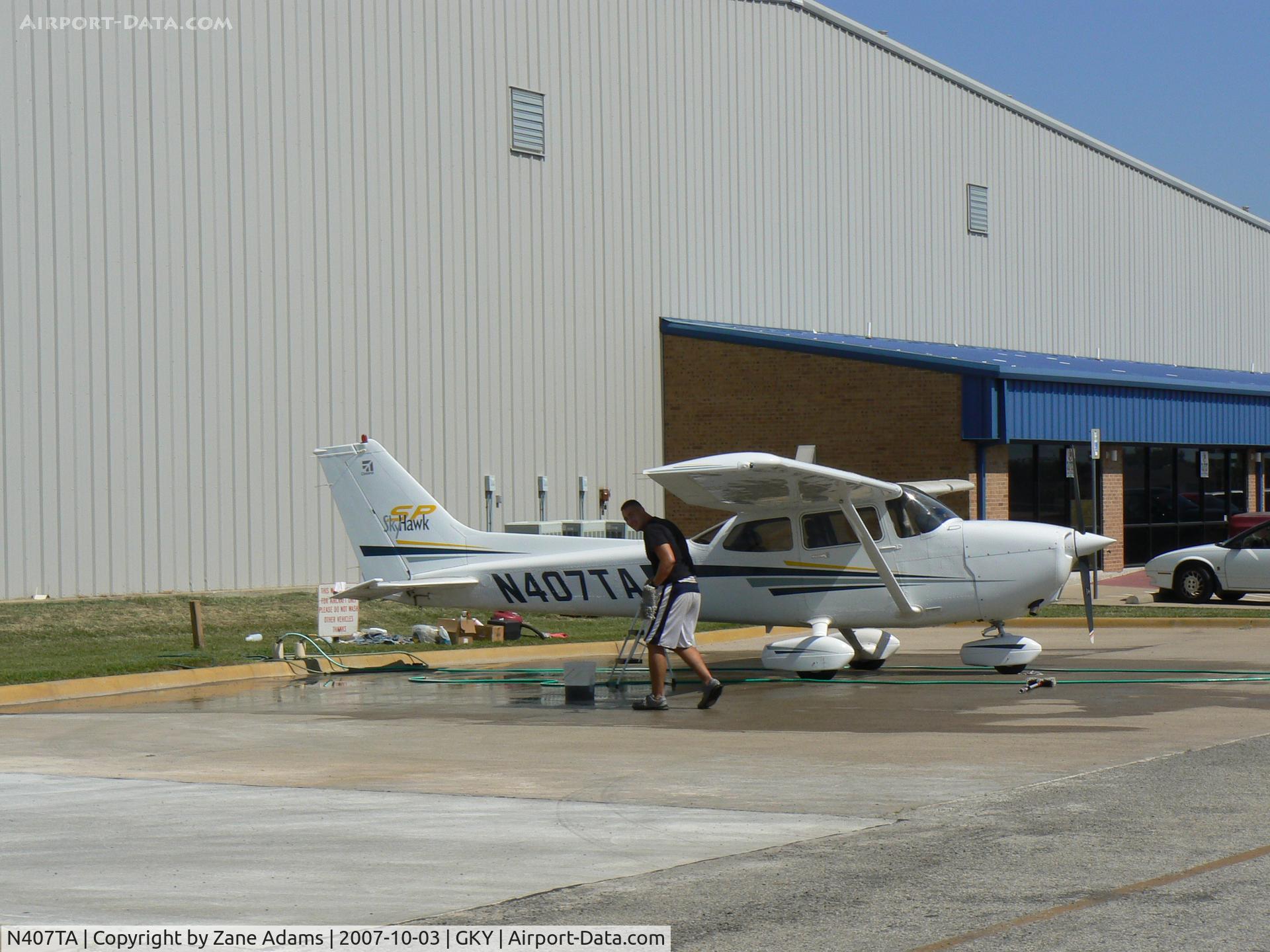 N407TA, 2001 Cessna 172S C/N 172S9007, At the wash rack.