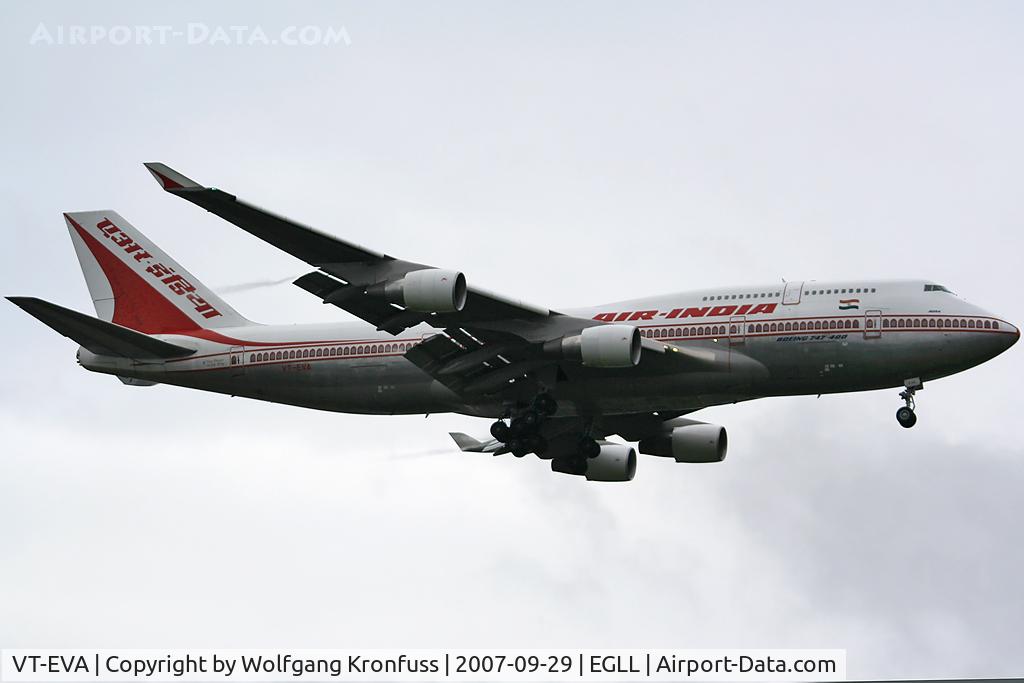 VT-EVA, 1996 Boeing 747-437 C/N 28094, old cs