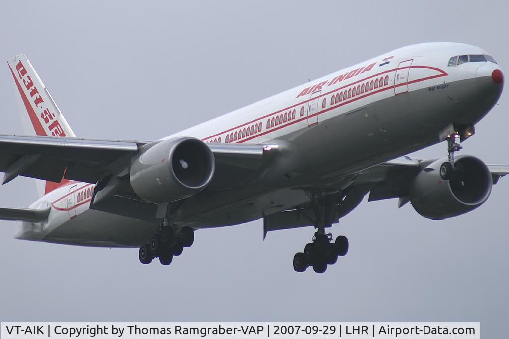 VT-AIK, 1999 Boeing 777-222 C/N 28714, Air India Boeing 777-200