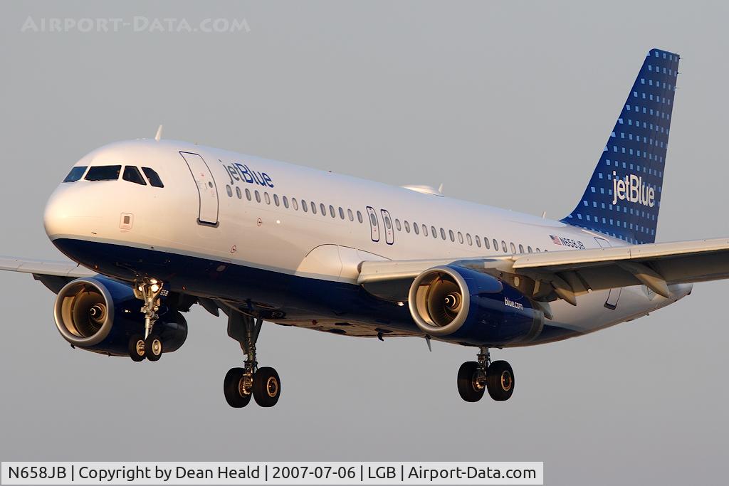 N658JB, 2007 Airbus A320-232 C/N 3150, Jet Blue N658JB (FLT JBU937) from Chicago O'Hare Int'l (KORD) on short-final to RWY 30.