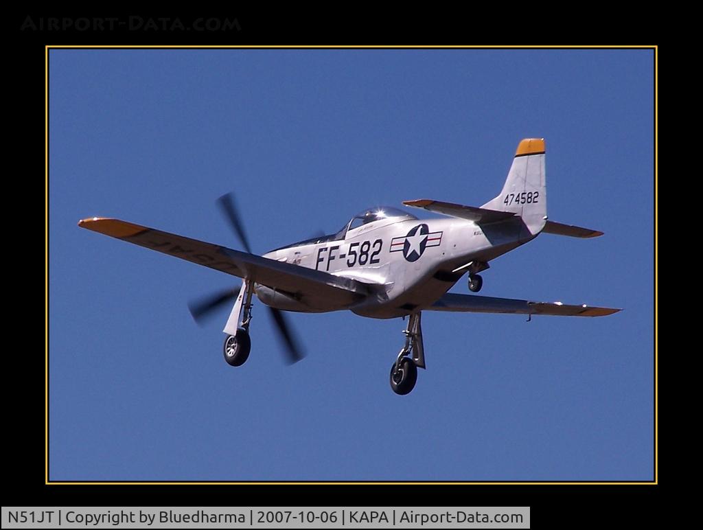 N51JT, 1946 North American P-51D Mustang C/N 122-41122 (44-74582), Approach to 17L