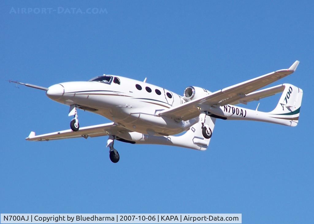 N700AJ, 2007 Adam Aircraft A700 C/N 0004, Approach to 17L