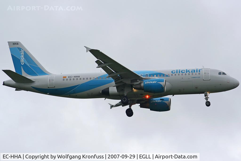 EC-HHA, 2000 Airbus A320-214 C/N 1221, on final RWY09L