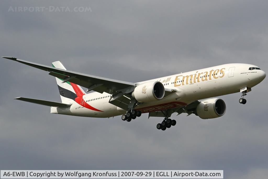 A6-EWB, 2007 Boeing 777-21H/LR C/N 35573, brandnew Triple Seven in town!